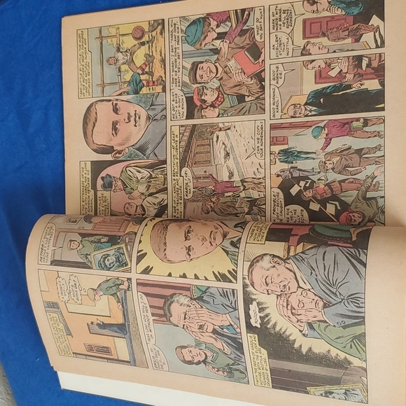 The Life of Pope John Paul II (comic) (Vol. # 1, No. 1 Issue) - Picture 6 of 12